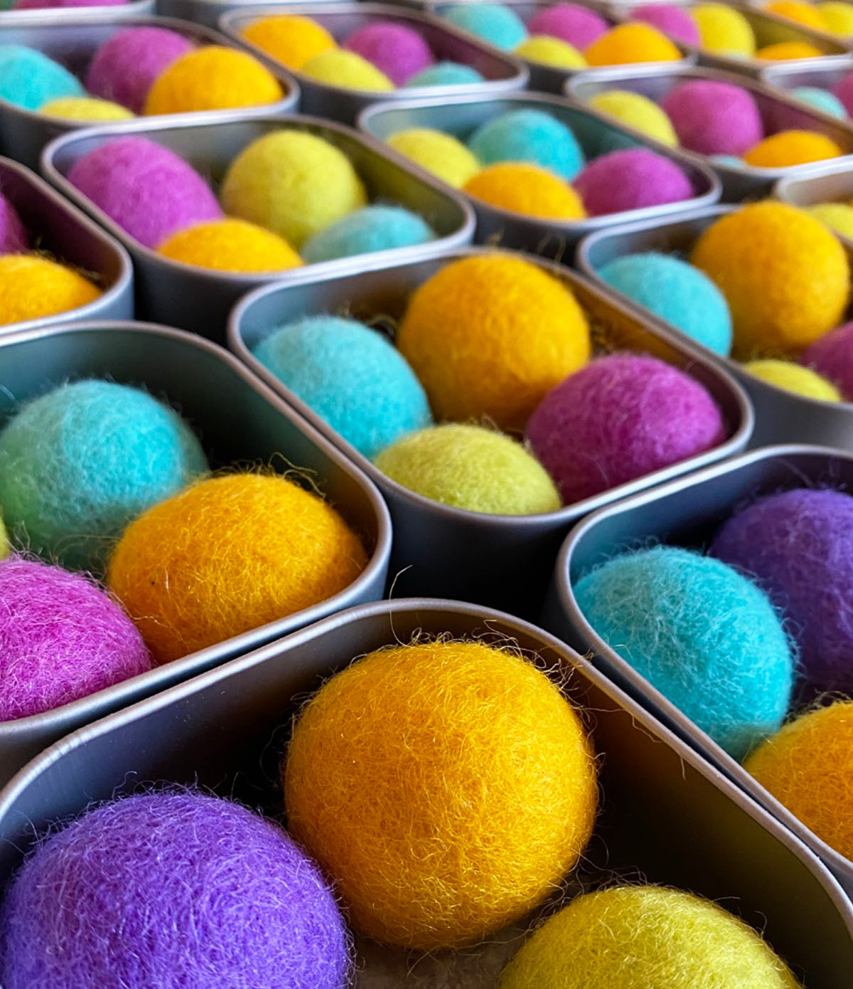 CATNIP INFUSED BALLS WITH TIN