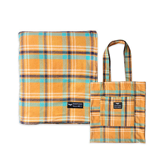 flannel tote and blanket
